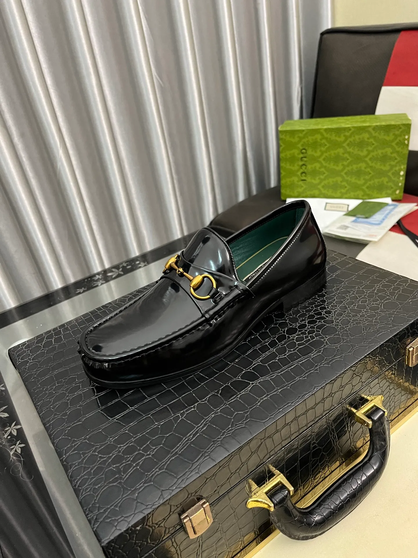 Men's Men's Shoes 💰540⌚️⌚️【GUCCI】The most popular classic Gucci leather shoes. Synchronized with the official website, the upper is made of Italian first-layer cowhide ➕cowhide lining, with unique brand and unique craftsmanship. Highlighting the hot style of the new year. Stop hesitating, stop wandering, get it now. Digital: 38--444️⃣colors available